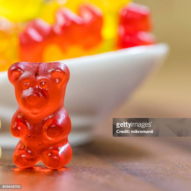 close-up of gummy bears candies - gummi bears stockfoto's en -beelden