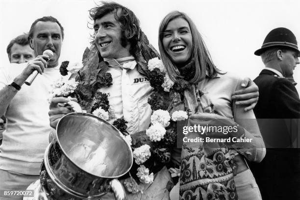 Jackie Stewart, Helen Stewart, Grand Prix of Great Britain, Silverstone Circuit, July 19, 1969.