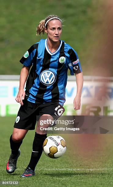 Rebecca Smith of Wolfsburg in action during the women DFB Cup football semi final between FCR 2001 Duisburg and VFL Wolfsburg at the PCC stadium on...