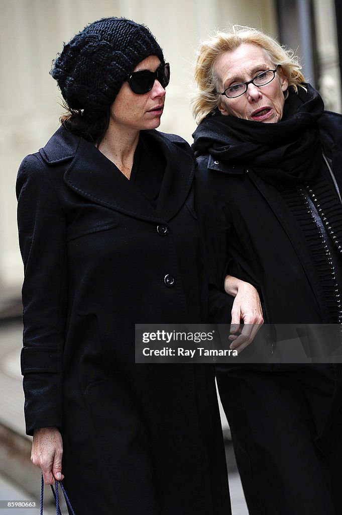 Candids: April 14, 2009