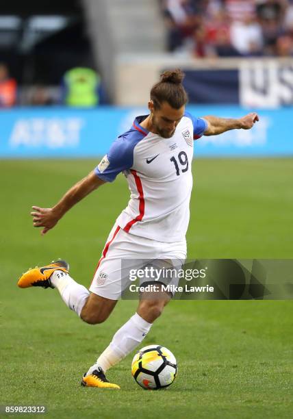 Graham Zusi of the United States takes a free kick against Costa Rica during the FIFA 2018 World Cup Qualifier at Red Bull Arena on September 1, 2017...