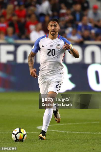 Geoff Cameron of the United States controls the ball against Costa Rica during the FIFA 2018 World Cup Qualifier at Red Bull Arena on September 1,...