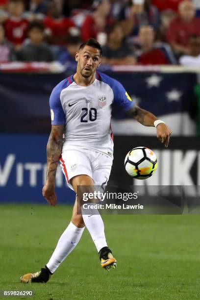 Geoff Cameron of the United States passes against Costa Rica during the FIFA 2018 World Cup Qualifier at Red Bull Arena on September 1, 2017 in...