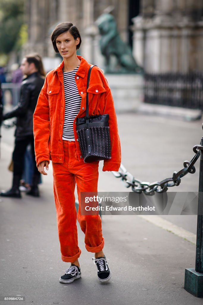 Street Style : Paris Fashion Week Womenswear Spring/Summer 2018 : Day Two