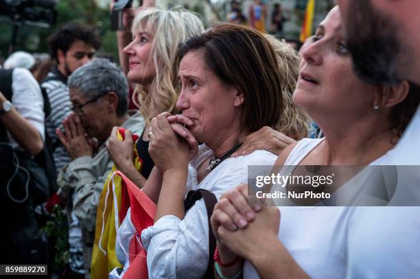 Thousands of people gathered at the Arc de Triomphe to hear President Carls Puigdemont's speech about the Declaration of Independence of Catalonia....