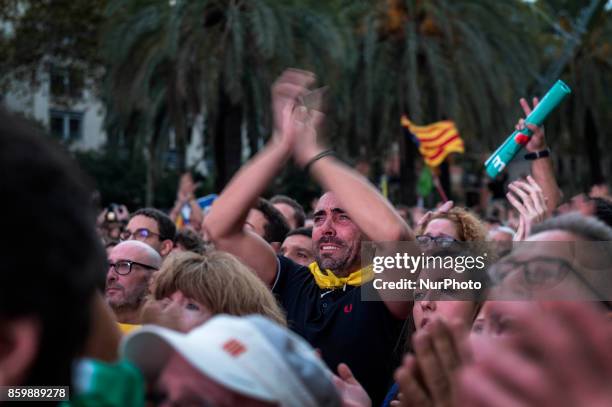 Thousands of people gathered at the Arc de Triomphe to hear President Carls Puigdemont's speech about the Declaration of Independence of Catalonia....