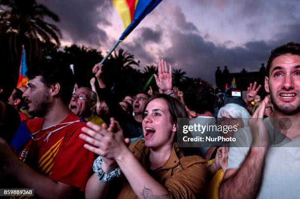 Thousands of people gathered at the Arc de Triomphe to hear President Carls Puigdemont's speech about the Declaration of Independence of Catalonia....