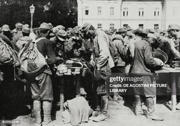 Rations for Austrian prisoners marching on the eastern front, World War I, from L'Illustrazione Italiana, Year XLIII, No 33, August 13, 1916.