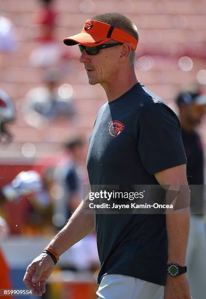 Head coach Gary Andersen of the Oregon State Beavers on the sidelines during the game against the USC Trojans at the Los Angeles Memorial Coliseum on...