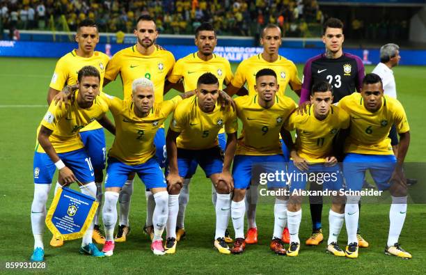 Players of Brazil pose for the official photo before the match between Brazil and Chile for the 2018 FIFA World Cup Russia Qualifier at Allianz...