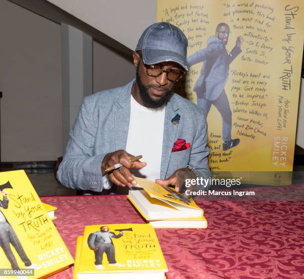 Comedian and author Rickey Smiley attends The House Of Hope Atlanta to promote his book tour 'Stand By Your Truth' on October 8, 2017 in Decatur,...
