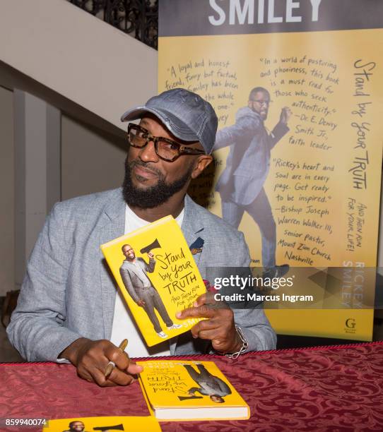 Comedian and author Rickey Smiley attends The House Of Hope Atlanta to promote his book tour 'Stand By Your Truth' on October 8, 2017 in Decatur,...