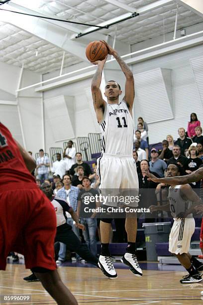 Marcus Williams of the Austin Toros shoots against the Idaho Stampede at the Concordia University Fieldhouse April 15, 2009 in Austin, Texas. NOTE TO...