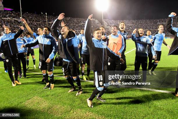 Players of Uruguay celebrate the victory and qualifying to the World Cup after a match between Uruguay and Bolivia as part of FIFA 2018 World Cup...