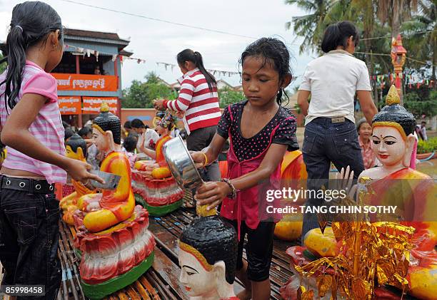 Bilge Ritual 22,246 Buddh Stock Photos, High-Res Pictures, and Images - Getty Images