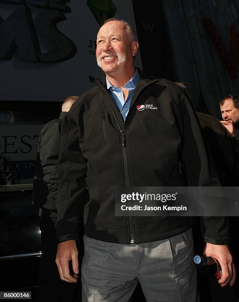Baseball player Rich "Goose" Gossage makes an appearance to hand out free Yankee tickets in Times Square on April 16, 2009 in New York City.