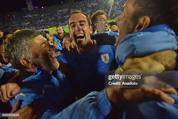 Uruguayan team celebrating the classification to the world after the 2018 FIFA World Cup Qualification match between Uruguay and Bolivia at...