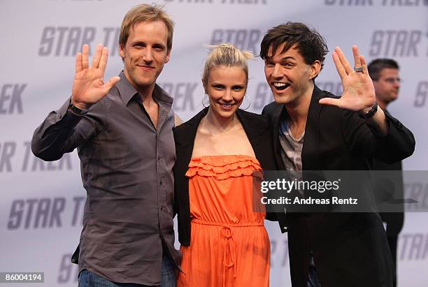 Jan Hahn , Tobey Wilson with his partner Liisa Kessler attend the 'Star Trek' Germany premiere on April 16, 2009 in Berlin, Germany.