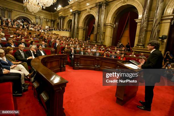 Carles Puigdemont, president of the Catalan government, declares the republic and independence of Catalonia, leaving it without effect to start a...