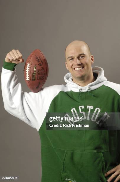 Casual portrait of Seattle Seahawks QB Matt Hasselbeck training facility on Northwest University campus. Kirkland, WA 12/2/2005 CREDIT: Rich Frishman