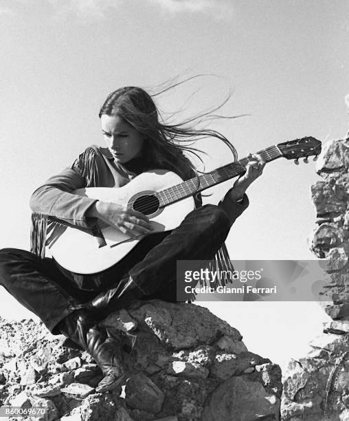 The American actress Geraldine Chaplin during the filming of the television program "Doble Imagen" Mota del Cuervo, Cuenca, Spain.