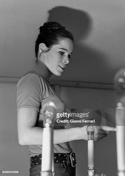 The American actress Geraldine Chaplin during the filming of "La Madriguera" Madrid, Spain.