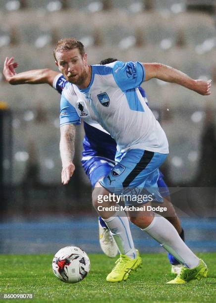 David Carney of Sydney FC runs with the ball during the FFA Cup Semi Final match between South Melbourne FC and Sydney FC at Lakeside Stadium on...