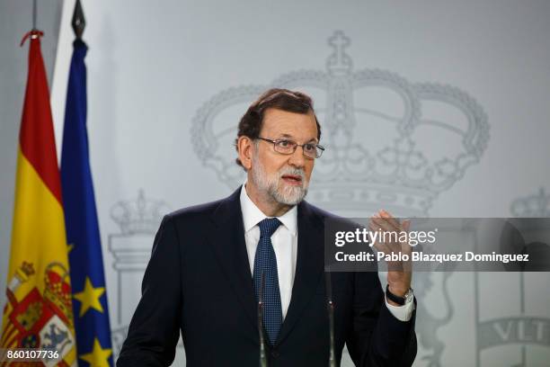 Spanish Prime Minister Mariano Rajoy speaks at a press conference following a crisis cabinet meeting over the Catalonian independence issue on...