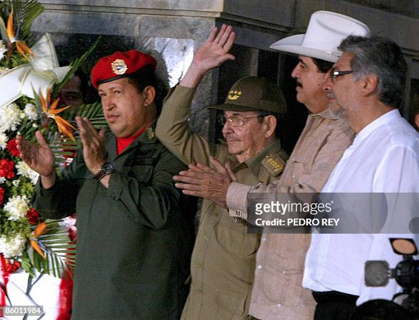 Venezuelan President Hugo Chavez , his Cuban counterpart Raul Castro , Honduran President Manuel Zelaya and Paraguay's Fernando Lugo attend a wreath...