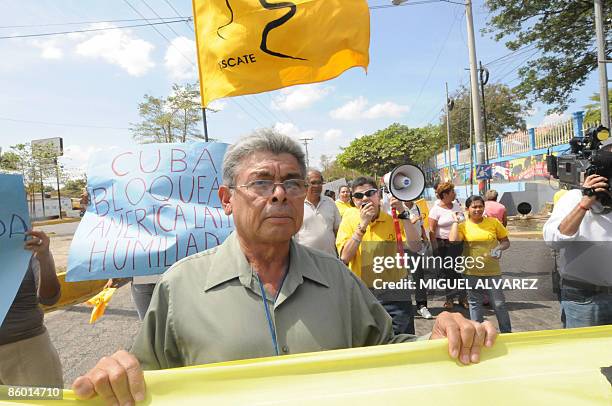 Members of the Movimiento de Rescate al Sandinismo take part in a demonstration in front of the United Nations headquarters in Managua April 17, 2009...