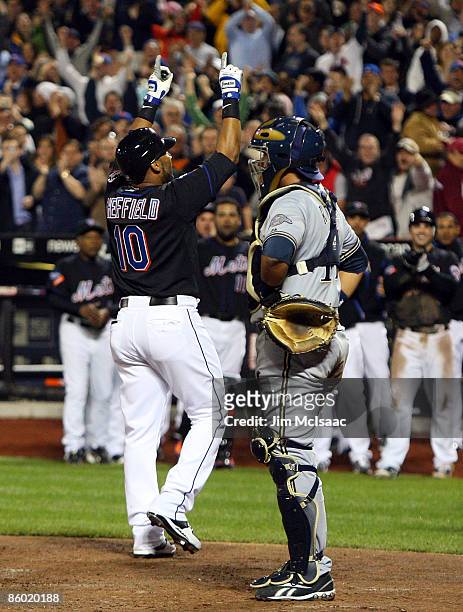 Gary Sheffield of the New York Mets celebrates his 500th career home run in the seventh inning against the Milwaukee Brewers on April 17, 2009 at...