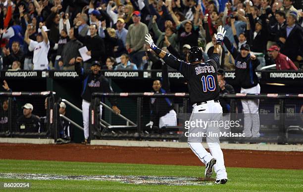 Gary Sheffield of the New York Mets celebrates his 500th career home run in the seventh inning against the Milwaukee Brewers on April 17, 2009 at...