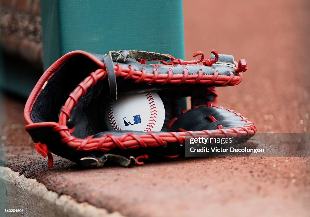 Texas Rangers v Los Angeles Angels of Anaheim