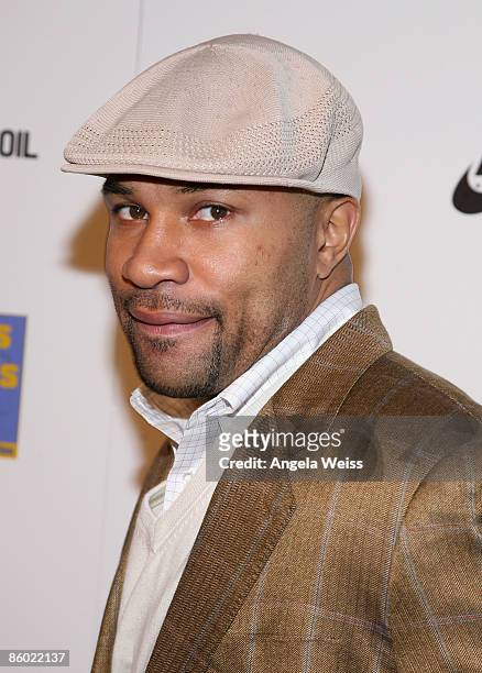 Basketball player Derek Fisher of the L.A. Lakers arrives at the 5th Anniversary Dinner of the Cathy's Kids Foundation hosted by Lamar Odom at the...