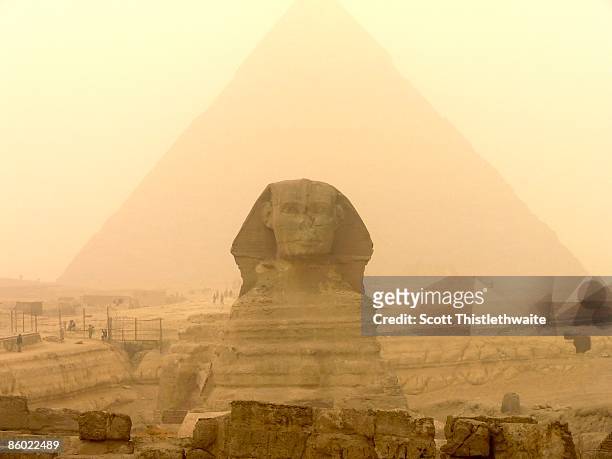 egyptian sphinx and pyramid - the sphinx stock pictures, royalty-free photos & images