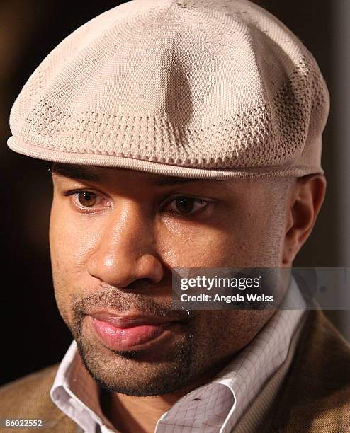 Basketball player Derek Fisher of the L.A. Lakers arrives at the 5th Anniversary Dinner of the Cathy's Kids Foundation hosted by Lamar Odom at the...