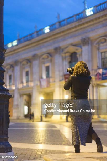 woman photographing - photojournalist stock pictures, royalty-free photos & images