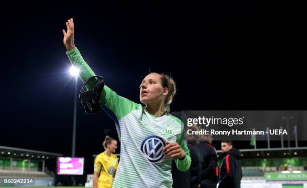 Babett Peter of Wolfsburg waves after the UEFA Women Champions League Round of 32 second leg match between VFL Wolfsburg and Atletico Madrid on...
