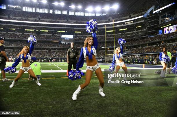 Dallas Cowboys cheerleaders during game vs Green Bay Packers at AT&T Stadium. Arlington, TX 10/8/2017 CREDIT: Greg Nelson
