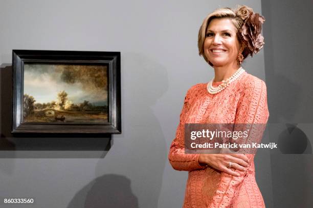 Queen Maxima of The Netherlands visits the Museo Nacional Arte Antiga and the exhibition Rembrandt, Rijksmuseum and Royal Collectionson October 11,...