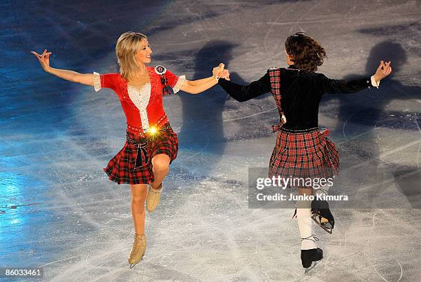 Sinead Kerr and John Kerr of Great Britain perform during the ISU World Team Trophy 2009 Gala Exhibition at Yoyogi National Gymnasium on April 19,...