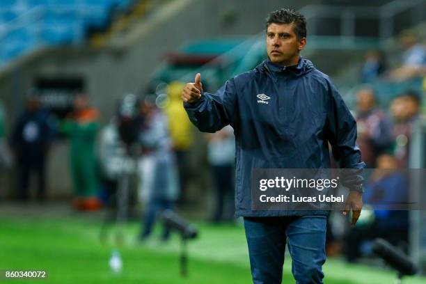 Sidnei Lobo coach of Cruzeiro during the match Gremio v Cruzeiro as part of Brasileirao Series A 2017, at Arena do Gremio on October 11 in Porto...