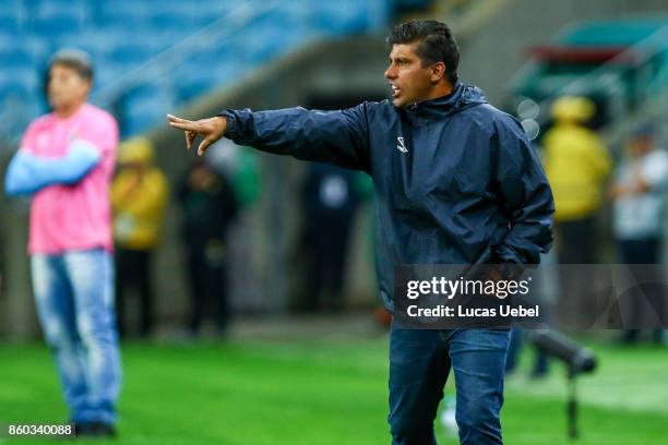 Sidnei Lobo coach of Cruzeiro during the match Gremio v Cruzeiro as part of Brasileirao Series A 2017, at Arena do Gremio on October 11 in Porto...