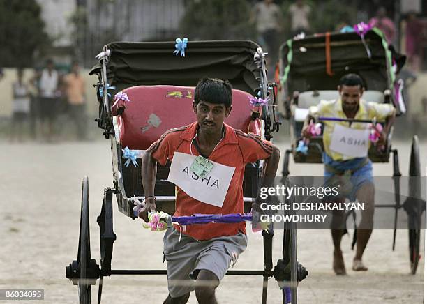Hand Pulled Rickshaw Photos and Premium High Res Pictures - Getty Images