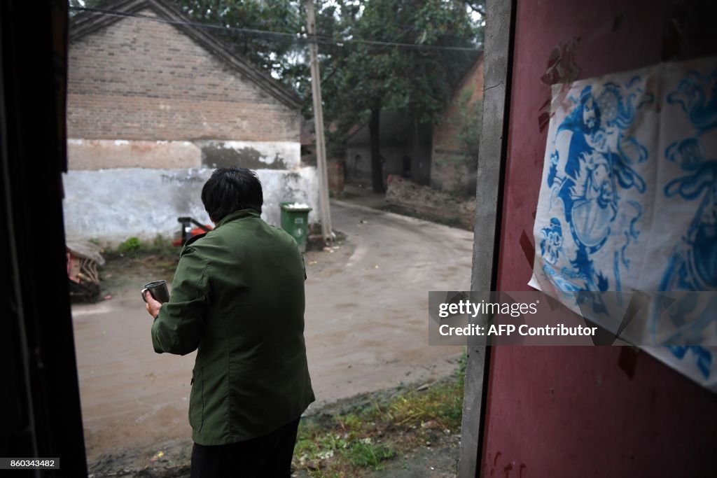 CHINA-POLITICS-POVERTY