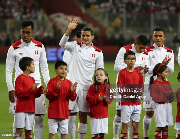 Players of Peru pose prior to a match between Peru and Colombia as part of FIFA 2018 World Cup Qualifiers at Monumental Stadium on October 10, 2017...