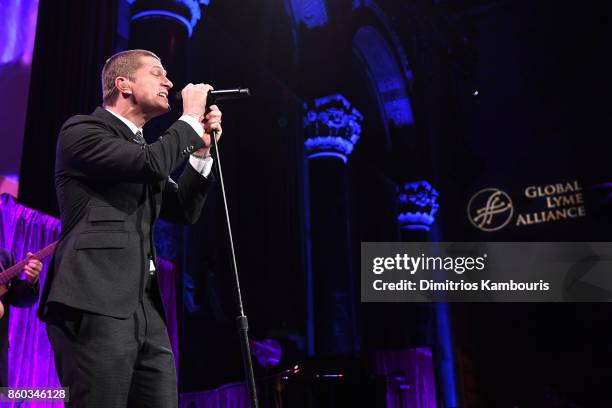 Rob Thomas performs onstage at the Global Lyme Alliance third annual New York City Gala on October 11, 2017 in New York City.