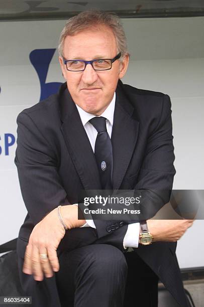 Manager of Atalanta Luigi del Neri looks on during the Serie A match between Atalanta and Reggina at the Stadio Atleti Azzurri d Italia on APRIL 19,...