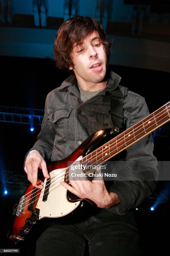 Give It A Name - Incoming Tour 2009 Day 2