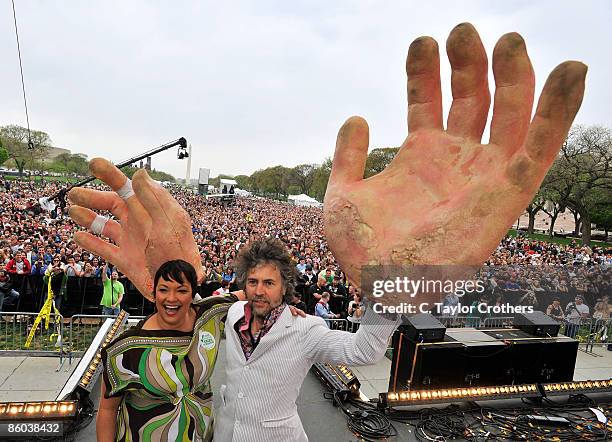 Lisa Jackson, Administrator of Environmental Protection Agency introduces musician Wayne Coyne of the Flaming Lips during Earth Day 2009 at the...